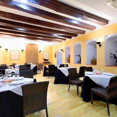 Hotel Ahc Palacio Coria Ngoại thất bức ảnh
