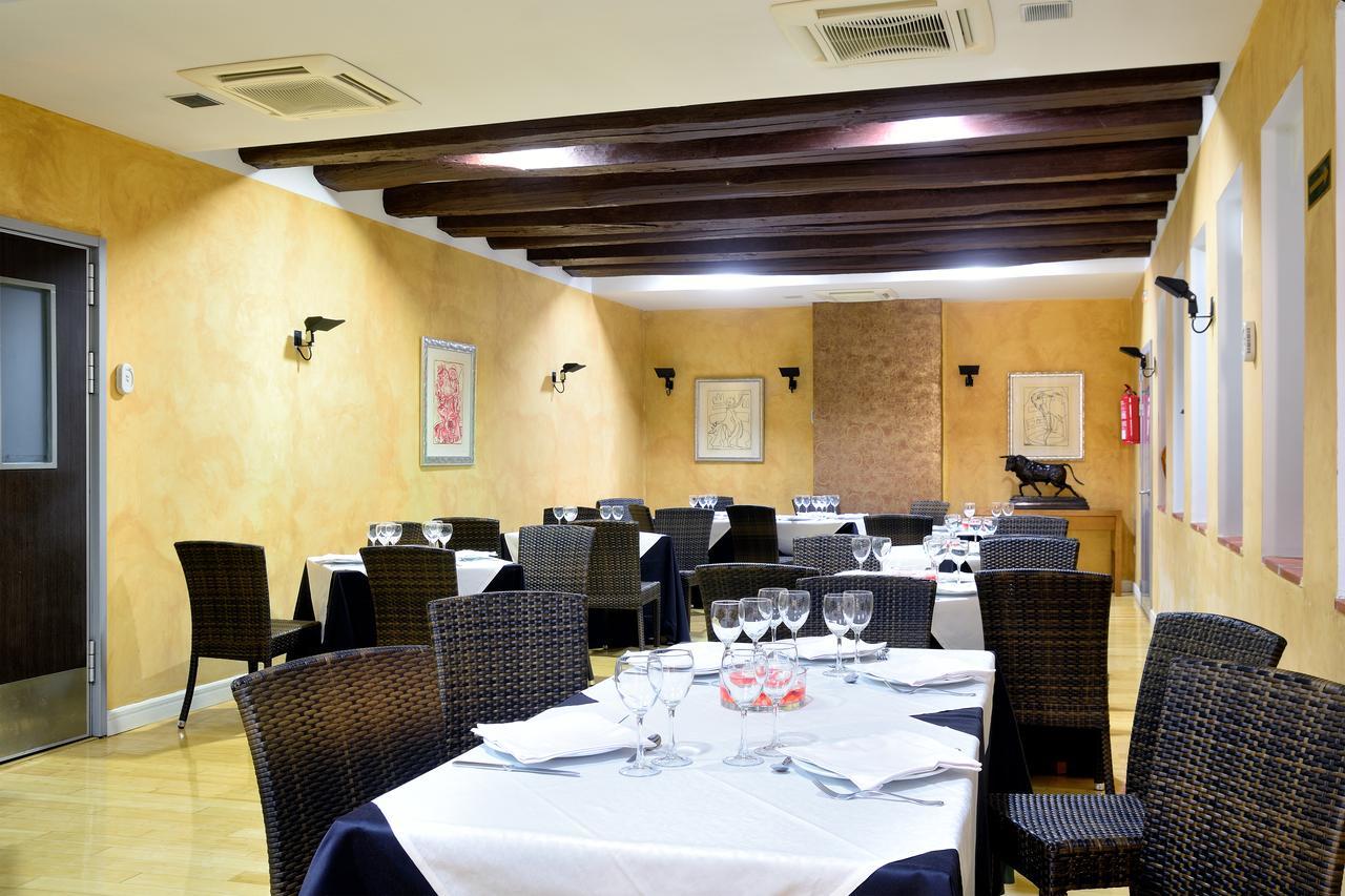 Hotel Ahc Palacio Coria Ngoại thất bức ảnh